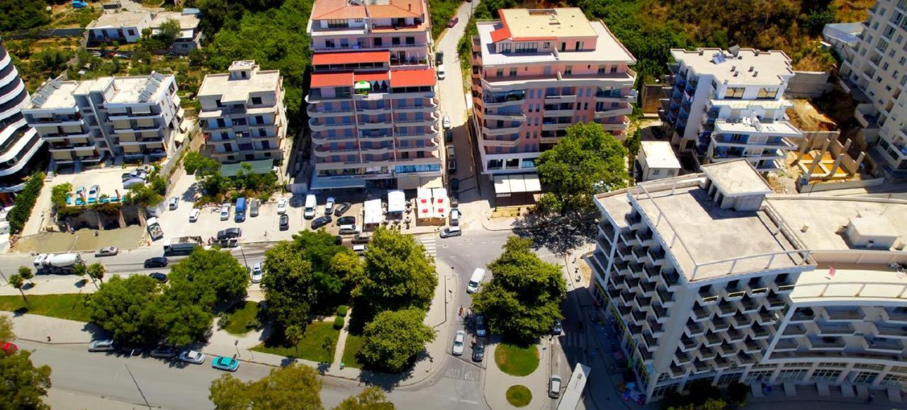 H&M Hotel Vlorë Esterno foto