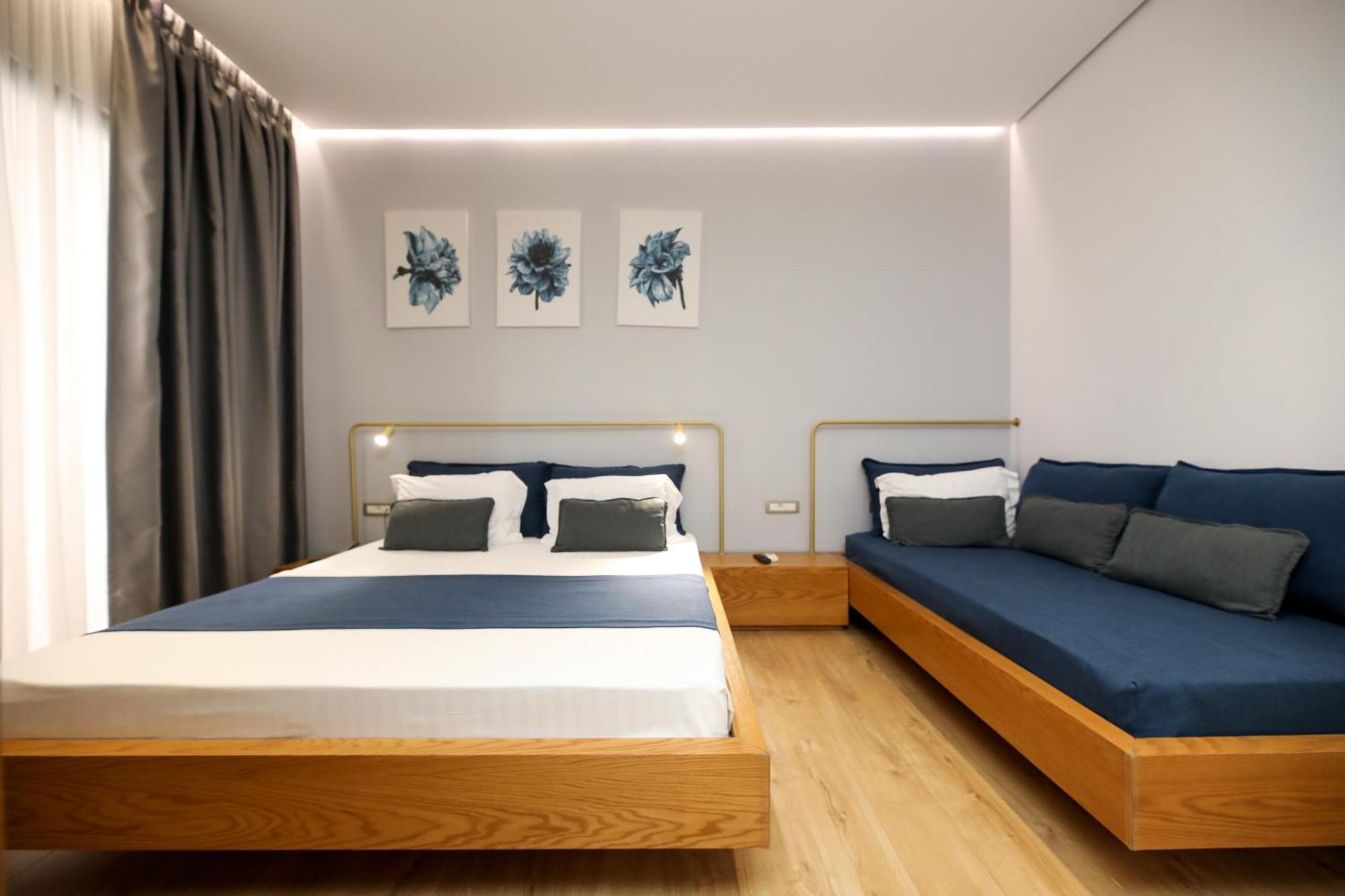 H&M Hotel Vlorë Esterno foto