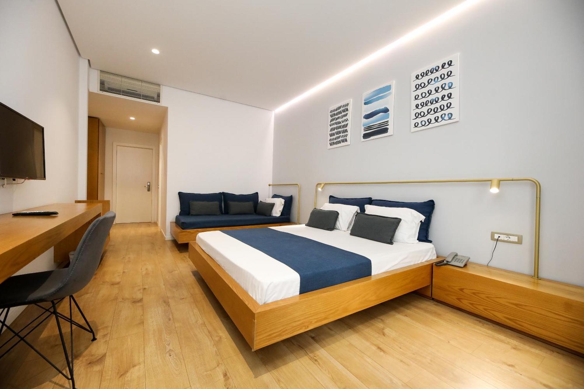 H&M Hotel Vlorë Esterno foto