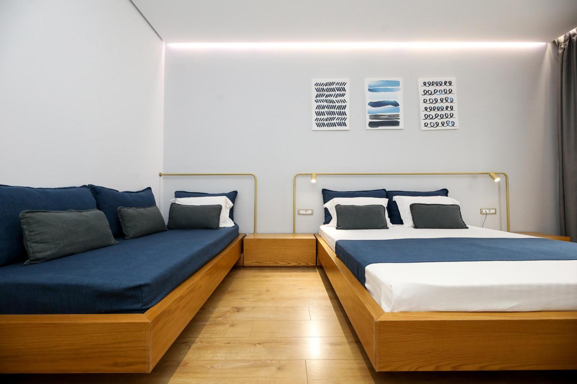 H&M Hotel Vlorë Esterno foto