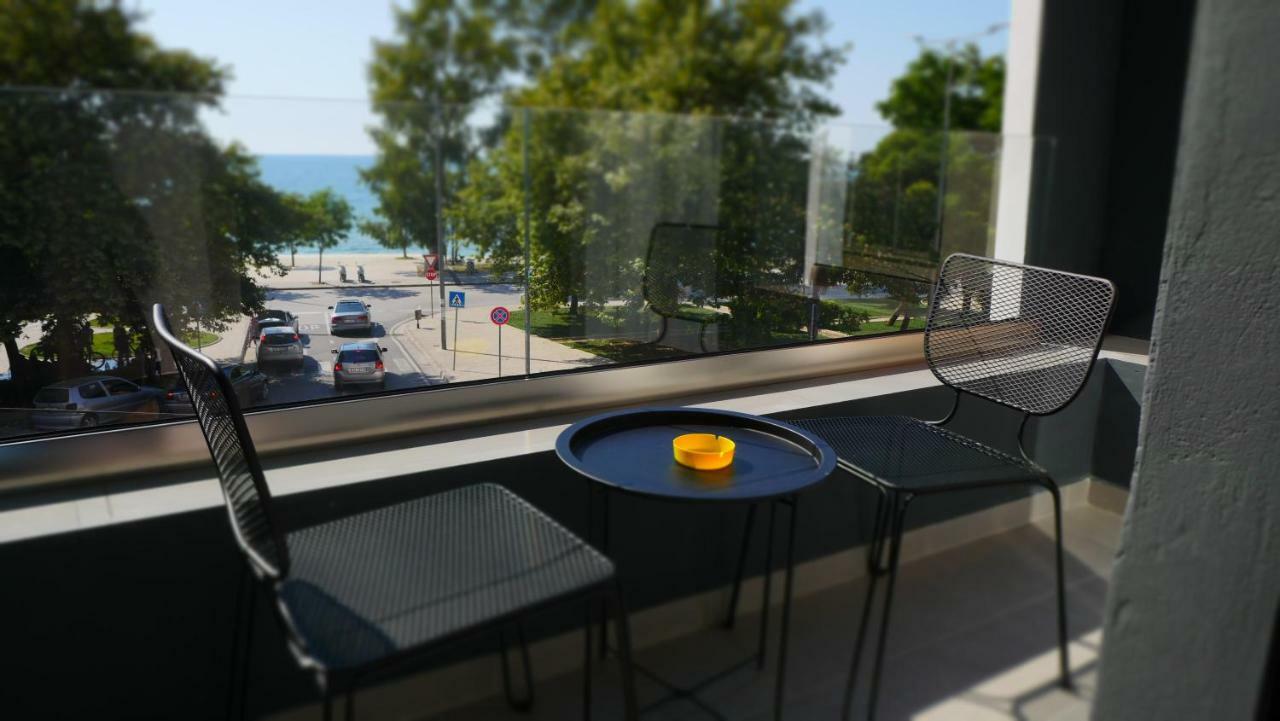 H&M Hotel Vlorë Esterno foto